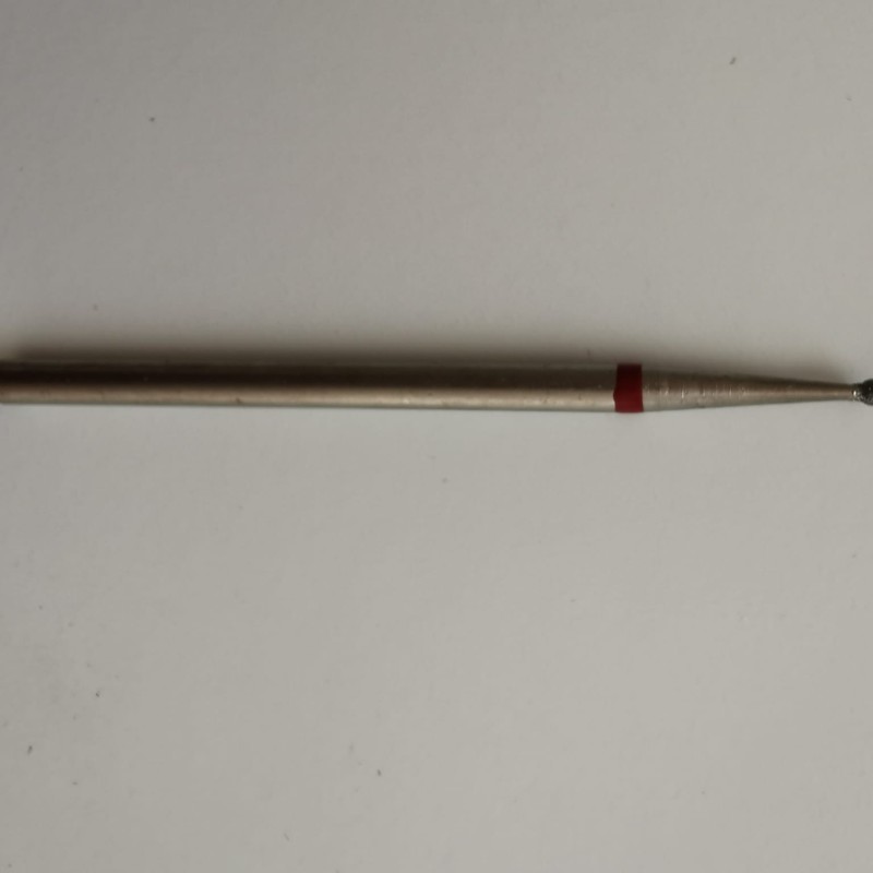 Punta cuticole rossa sfera piccola